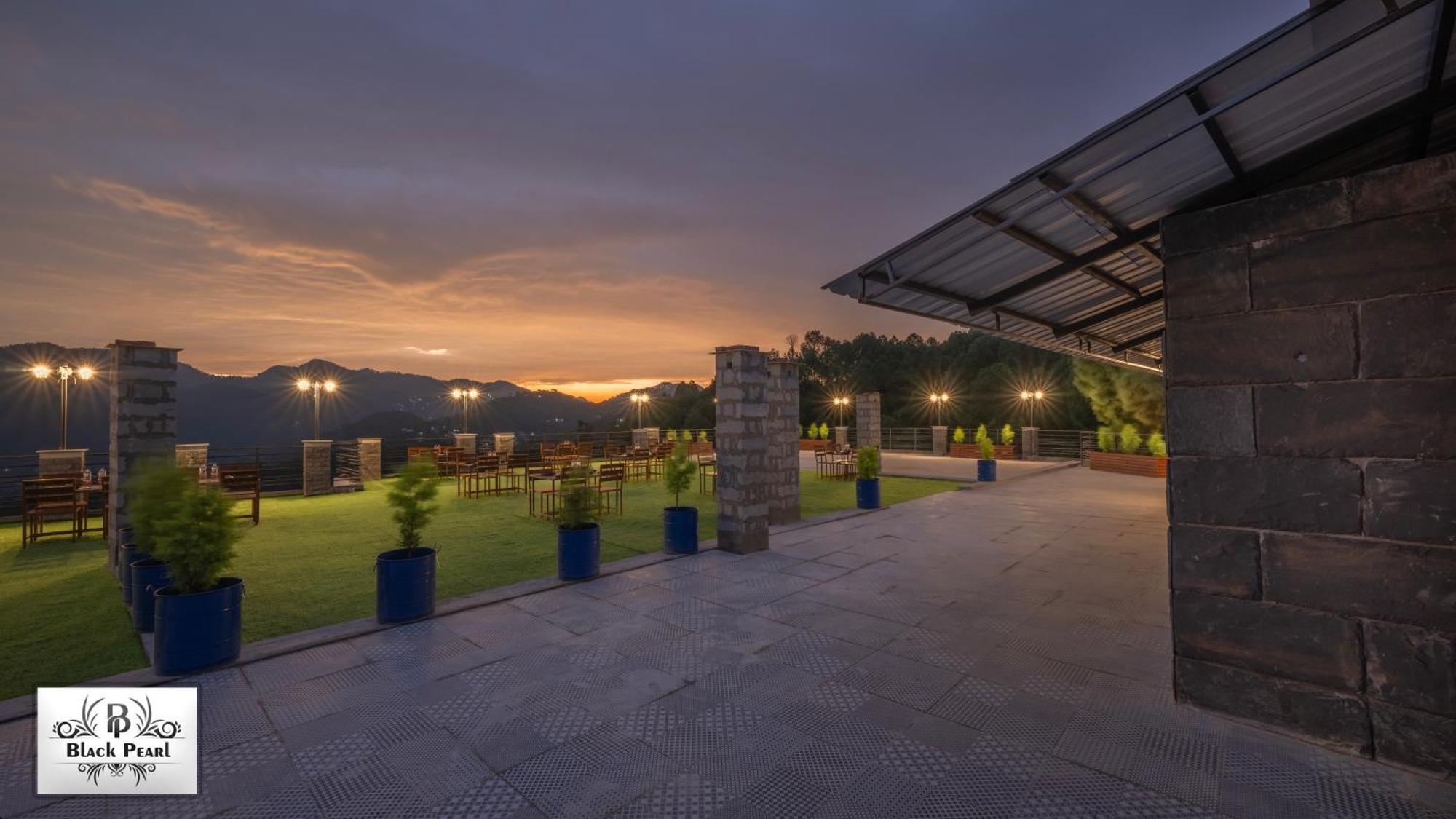 The Blackpearl Hillcrest Kasauli Esterno foto